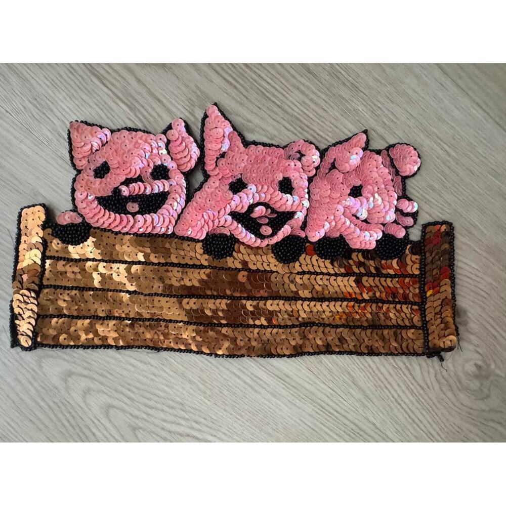 New Vintage Pink Sequin "Three Little Pigs" Appliqué Patch Pin